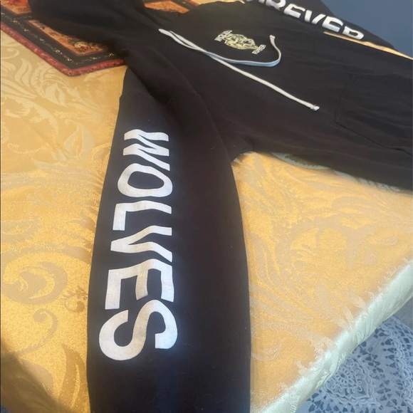 SOLD!!!! Please Don’t buy! Sold on Mercari - Picture 8 of 11